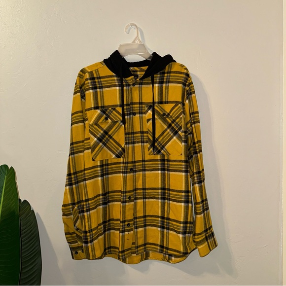No Boundaries Other - No Boundaries Men’s Yellow and Black Plaid Shirt Size Small